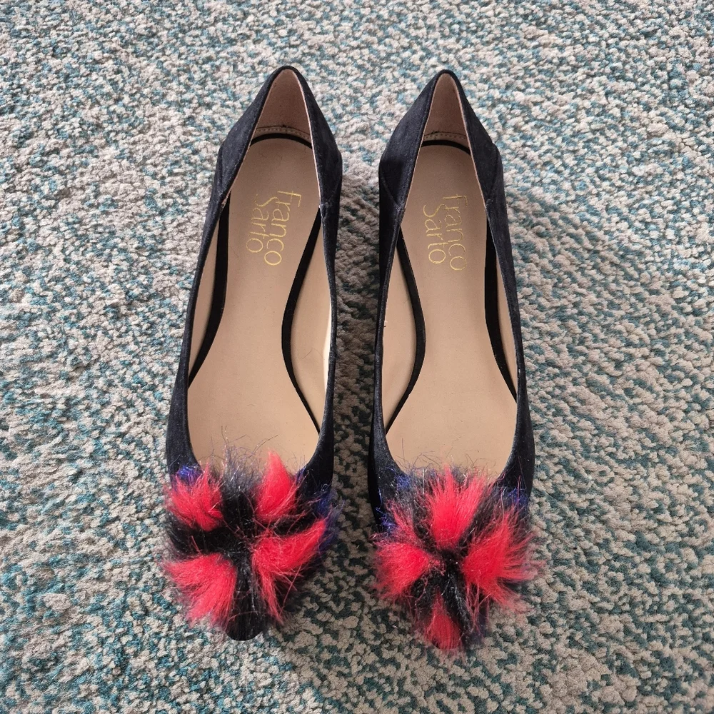 Franco Sarto Sukie Black Suede Flats Pom Pom Accent Pointed Toe Womens Sz 5.5 M